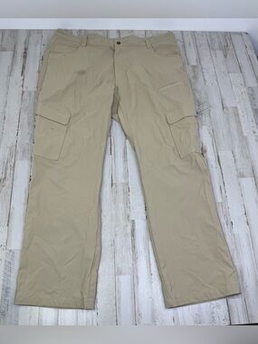 The Propper Tactical Uniform Cargo Pants in OD Beige are designed for outdoor en